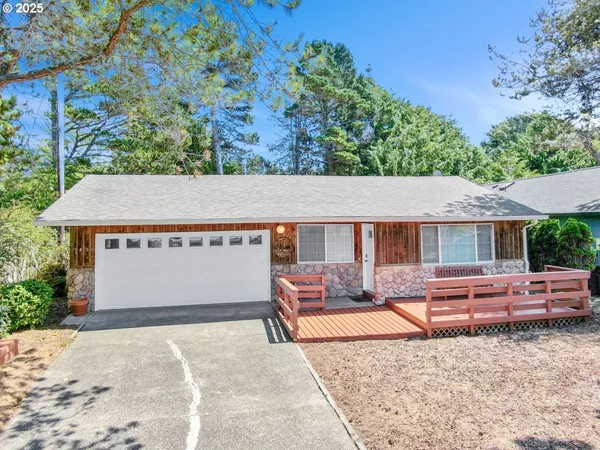 $420,000 | 5450 Hacienda Avenue, Lincoln City, OR 97367