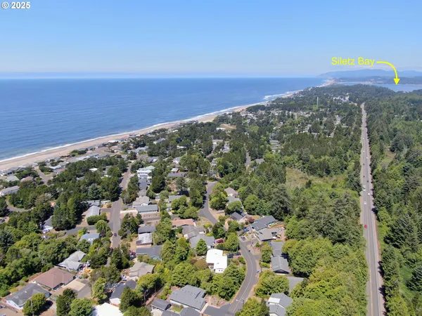 $420,000 | 5450 Hacienda Avenue, Lincoln City, OR 97367