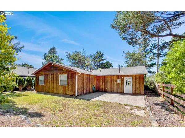 $420,000 | 5450 Hacienda Avenue, Lincoln City, OR 97367
