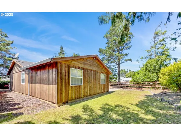 $420,000 | 5450 Hacienda Avenue, Lincoln City, OR 97367