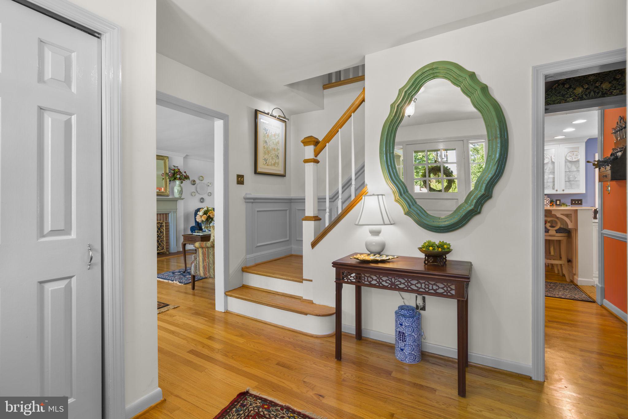 9105 Dunloggin Road Ellicott City, MD 21042 - Photo 4 of 68 Foyer