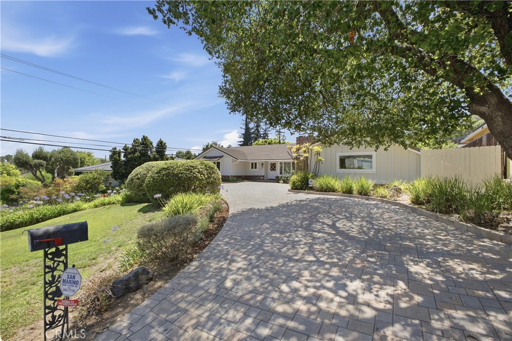 2011 Canyon Road Arcadia, CA 91006 - Photo 3 of 40