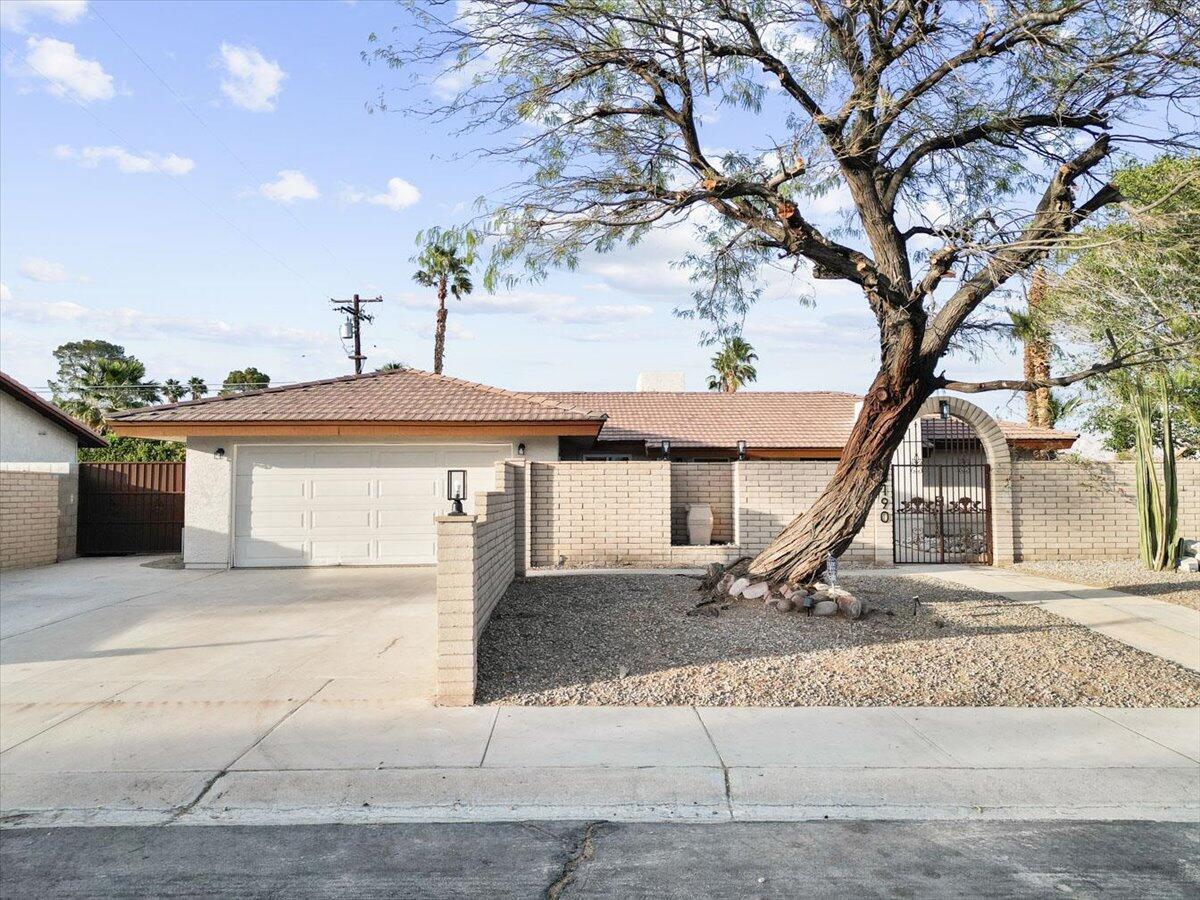 3190 East Vincentia Road Palm Springs, CA 92262 - Photo 7 of 30 06-Photomatix-006