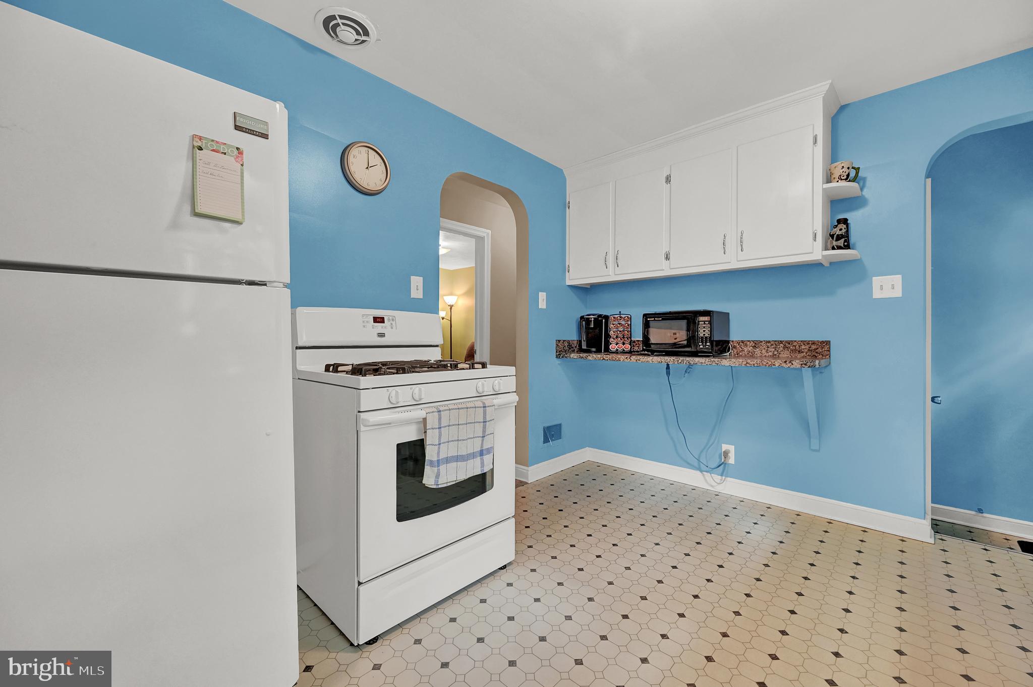 396 Waters Road York, PA 17403 - Photo 13 of 34