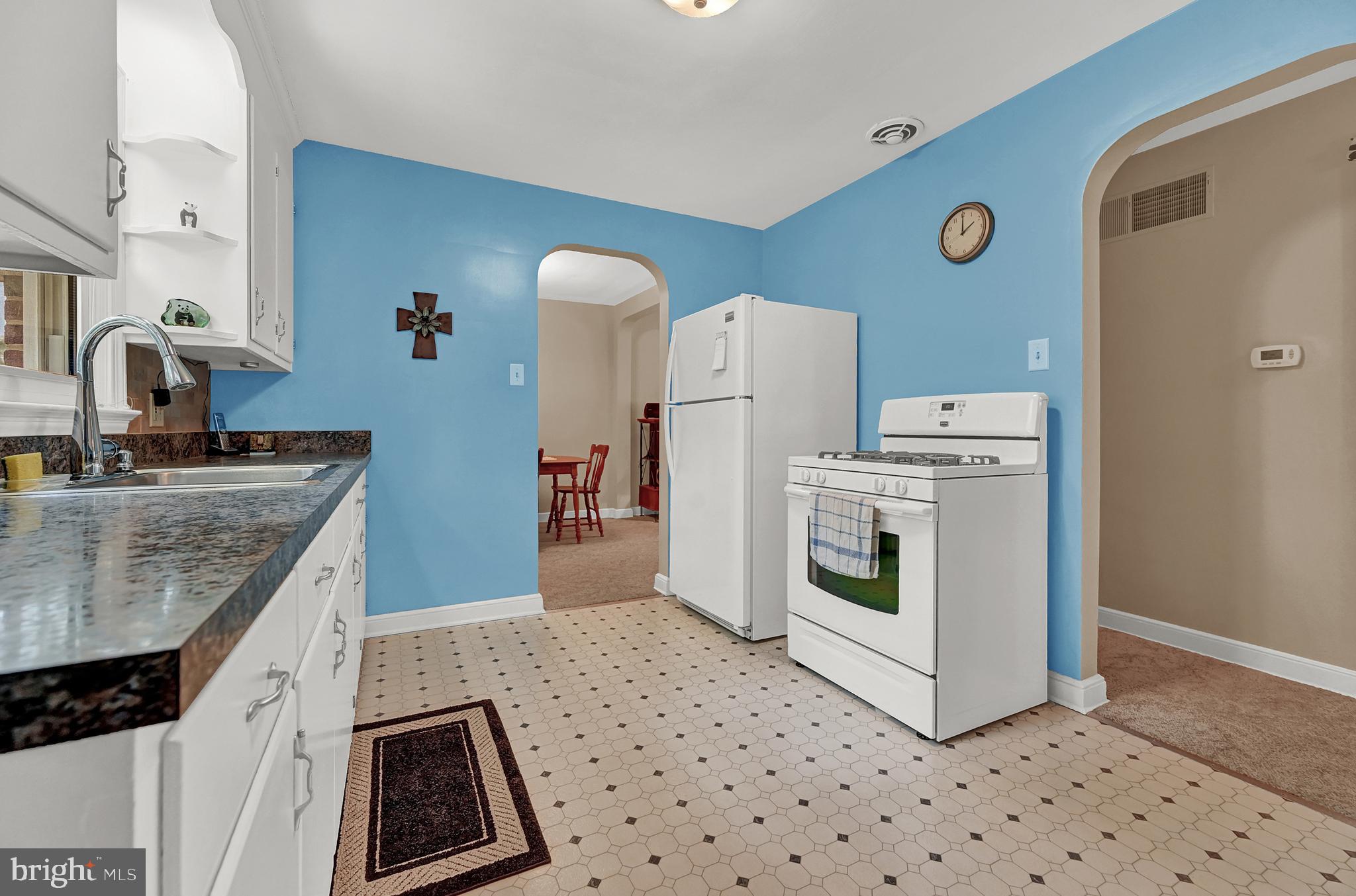 396 Waters Road York, PA 17403 - Photo 15 of 34