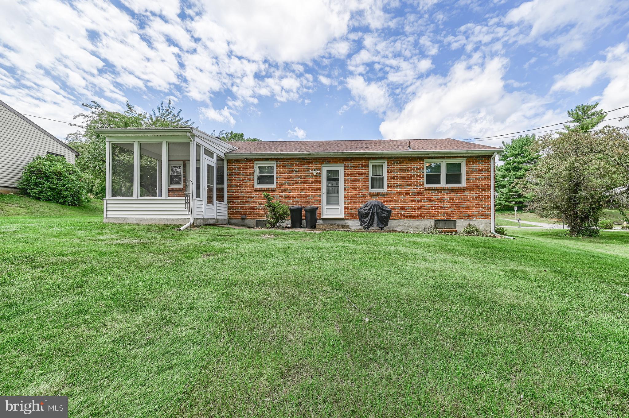 396 Waters Road York, PA 17403 - Photo 2 of 34