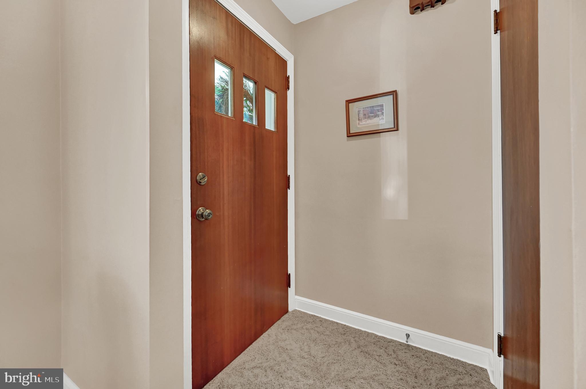 396 Waters Road York, PA 17403 - Photo 4 of 34