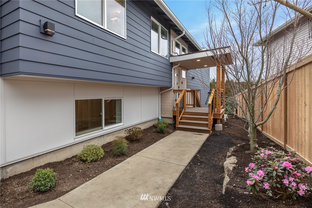 10118 Renton Avenue South Seattle, WA 98178 - Photo 19 of 39 Gallery Image 19