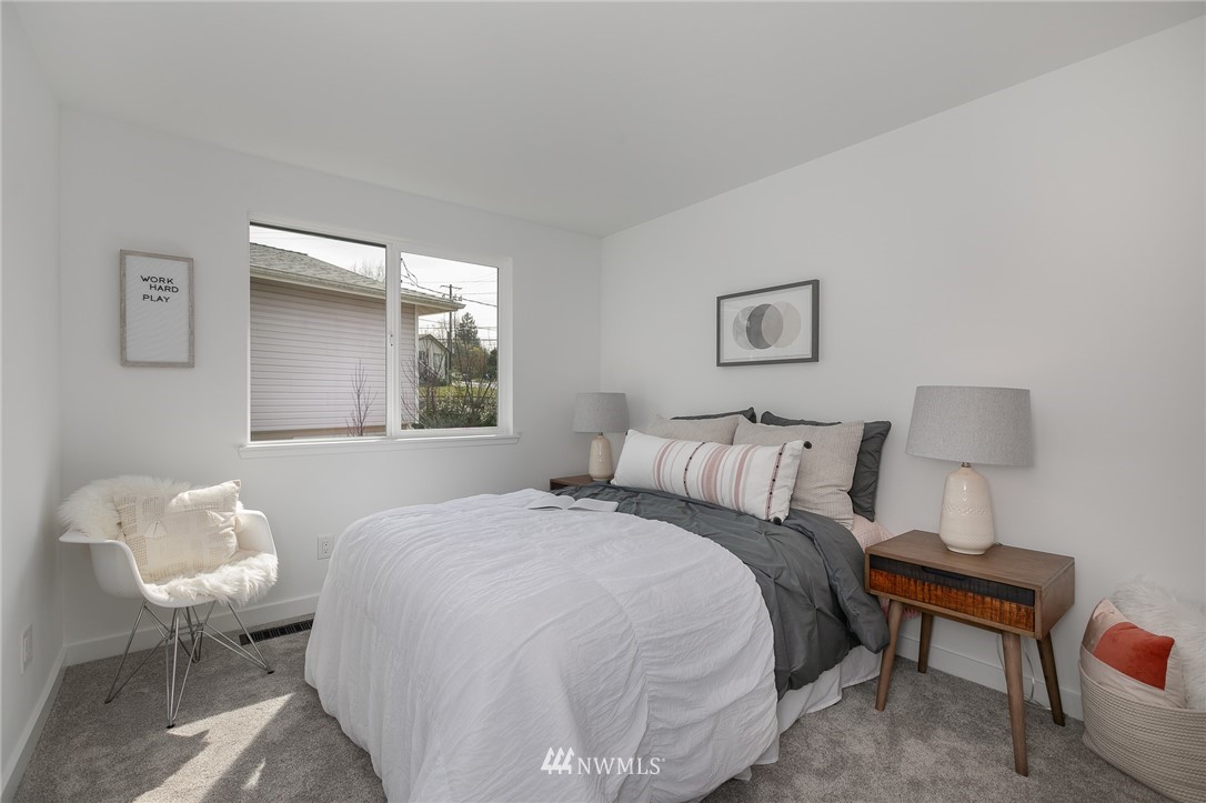 10118 Renton Avenue South Seattle, WA 98178 - Photo 24 of 39 Gallery Image 24
