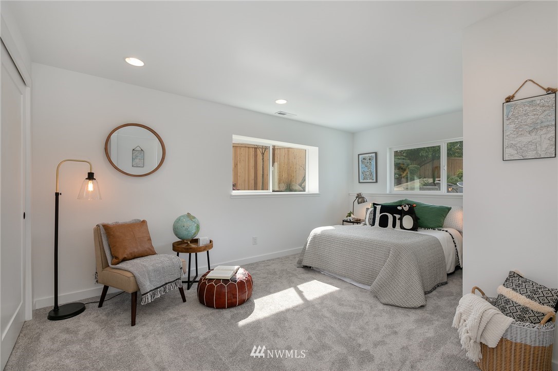 10118 Renton Avenue South Seattle, WA 98178 - Photo 30 of 39 Gallery Image 30