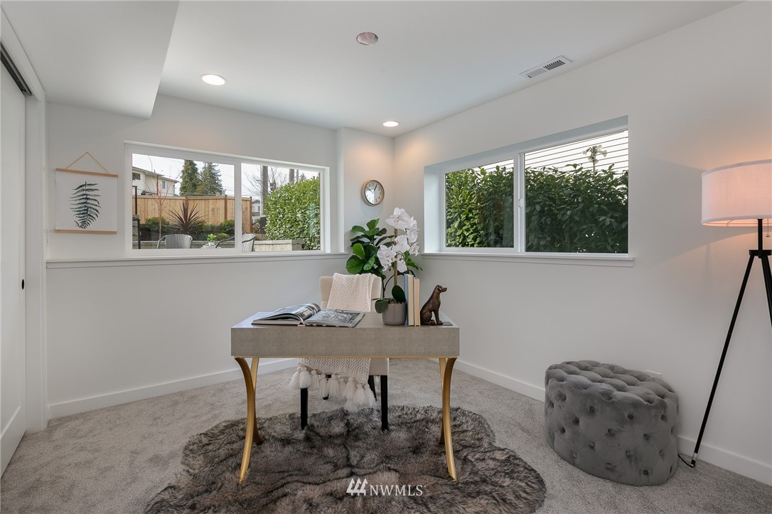 10118 Renton Avenue South Seattle, WA 98178 - Photo 33 of 39 Gallery Image 33