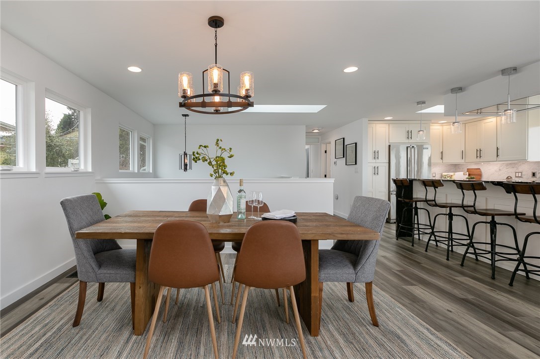10118 Renton Avenue South Seattle, WA 98178 - Photo 5 of 39 Gallery Image 5