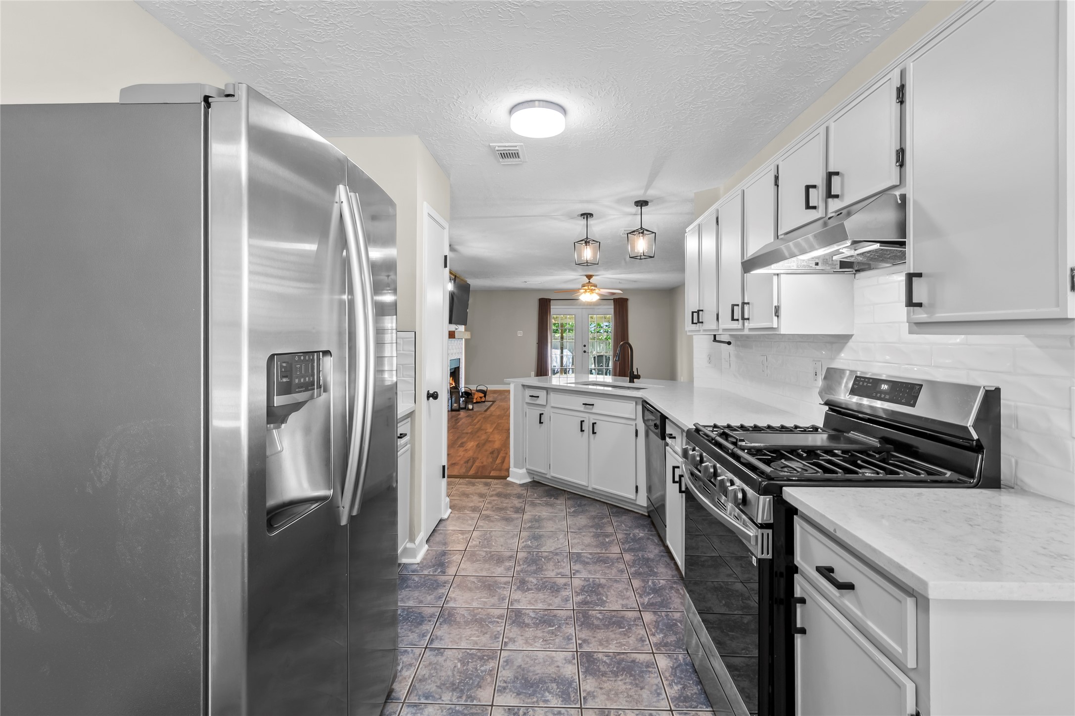 2124 Tower Bridge Road Pearland, TX 77581 - Photo 7 of 24