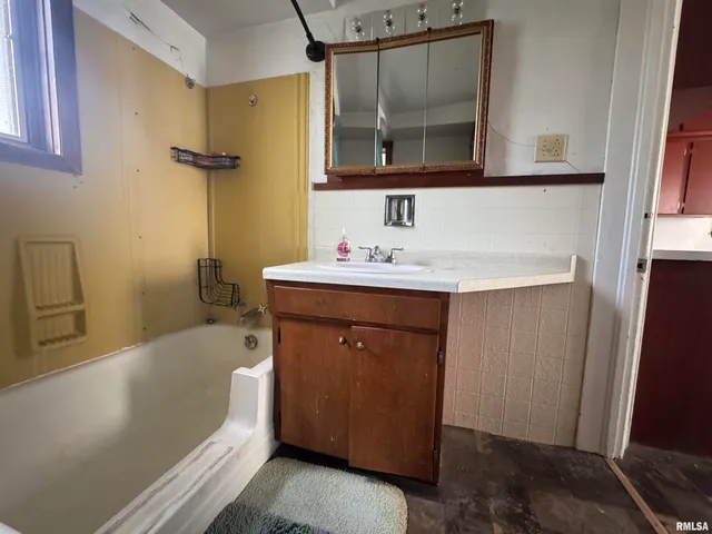 $25,000 | 517 12th Avenue, Fulton, IL 61252