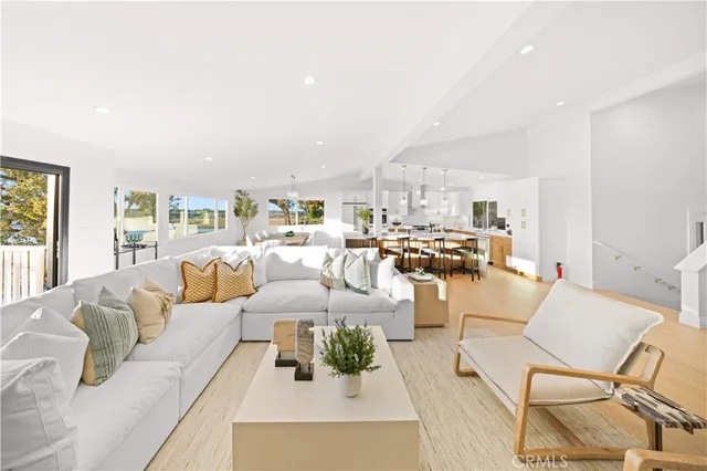 $3,290,000 | 2427 Vista Nobleza, Newport Beach, CA 92660