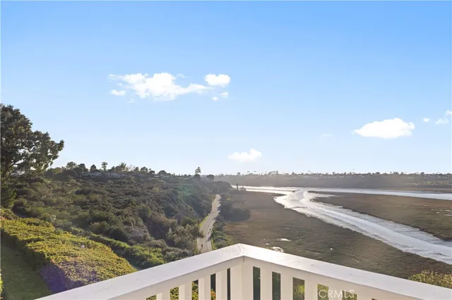 $3,290,000 | 2427 Vista Nobleza, Newport Beach, CA 92660