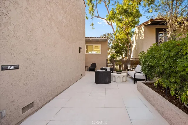 $3,290,000 | 2427 Vista Nobleza, Newport Beach, CA 92660
