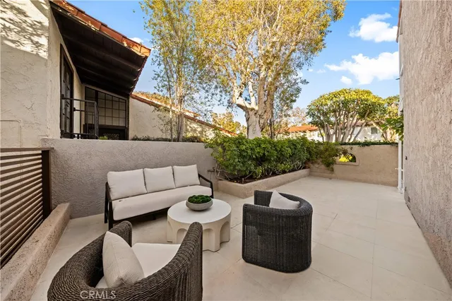 $3,290,000 | 2427 Vista Nobleza, Newport Beach, CA 92660