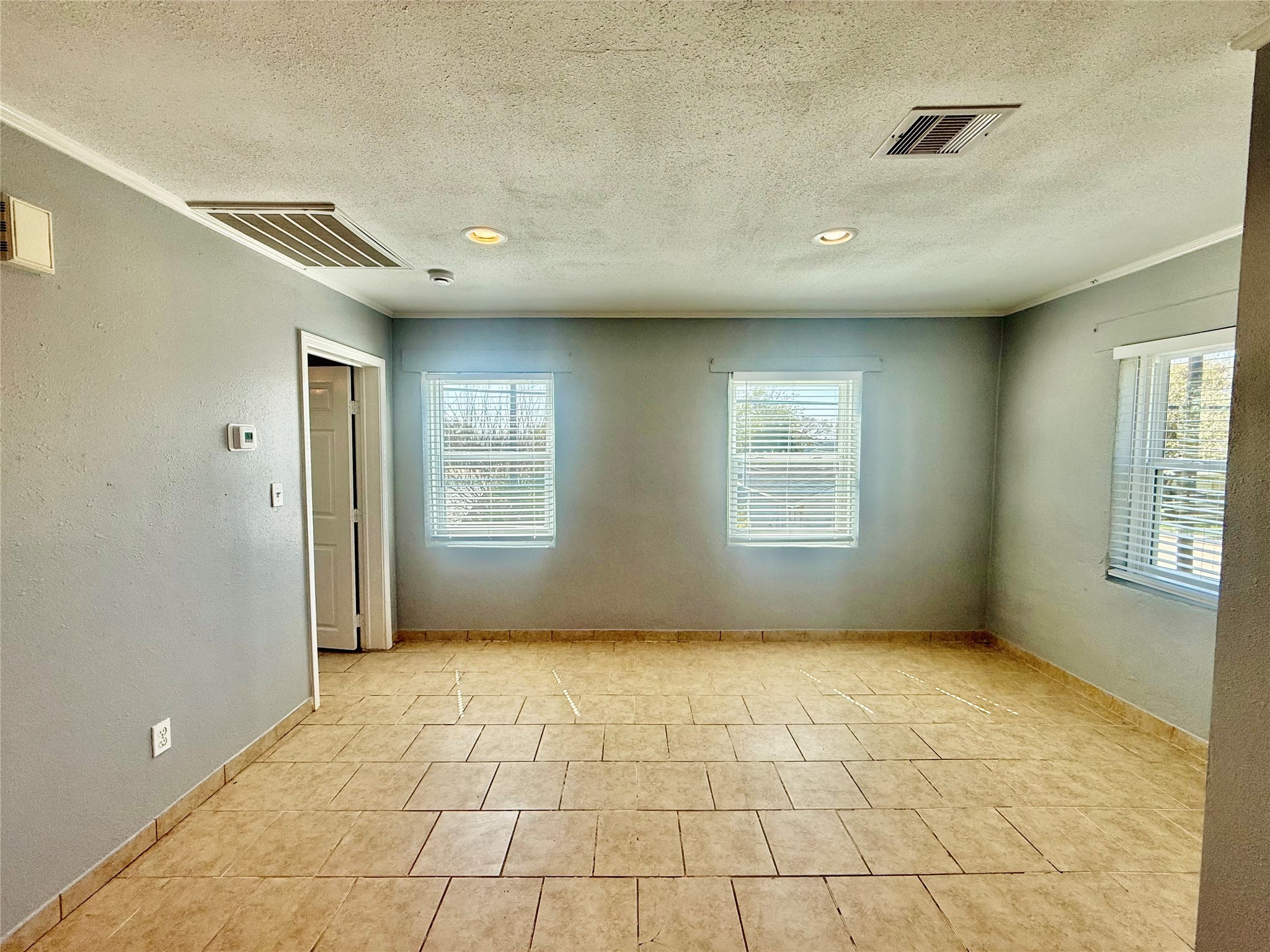 429 West 2nd Street Freeport, TX 77541 - Photo 39 of 49 a view of an empty room and window