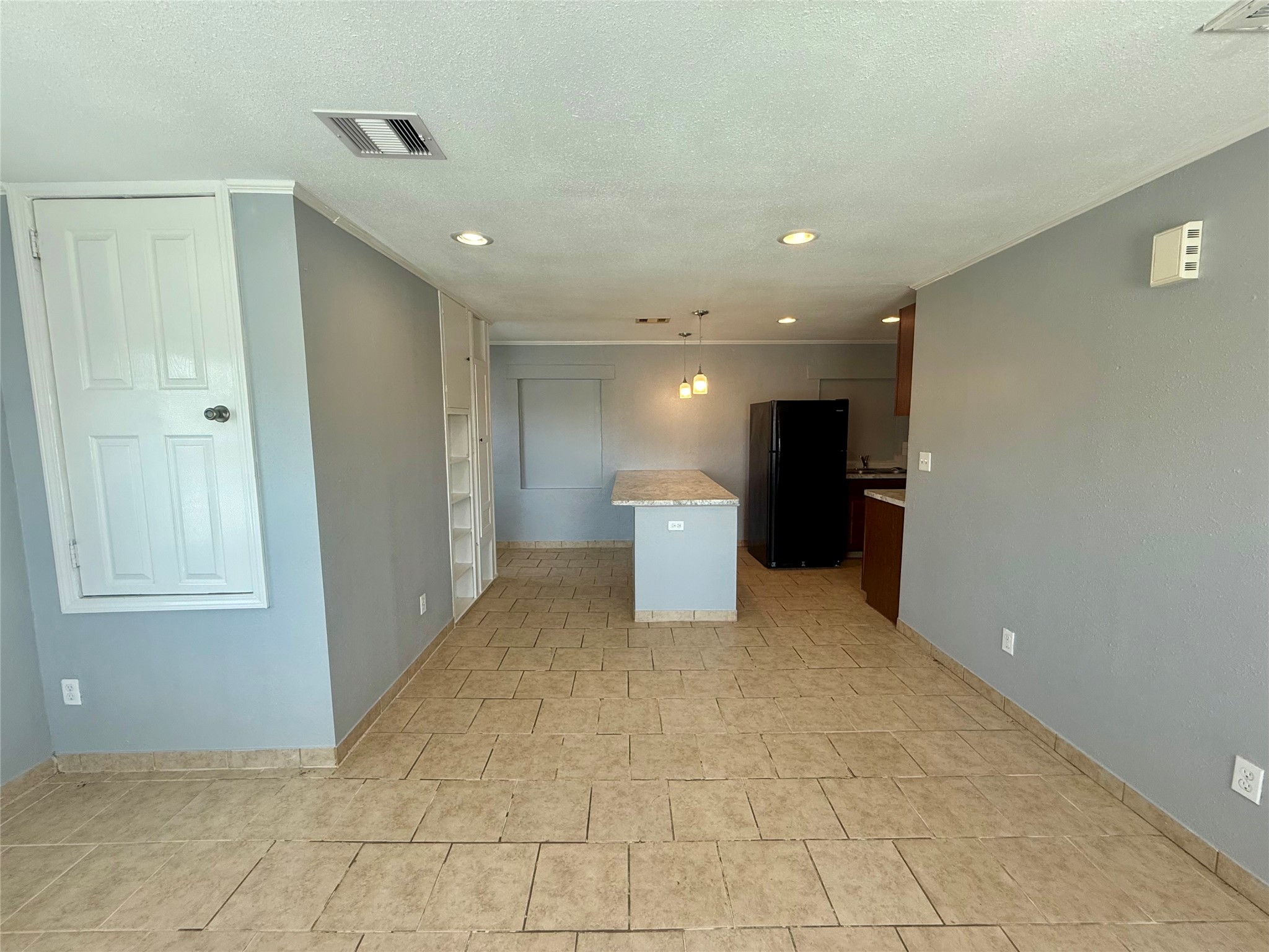 429 West 2nd Street Freeport, TX 77541 - Photo 40 of 49 a view of a hallway