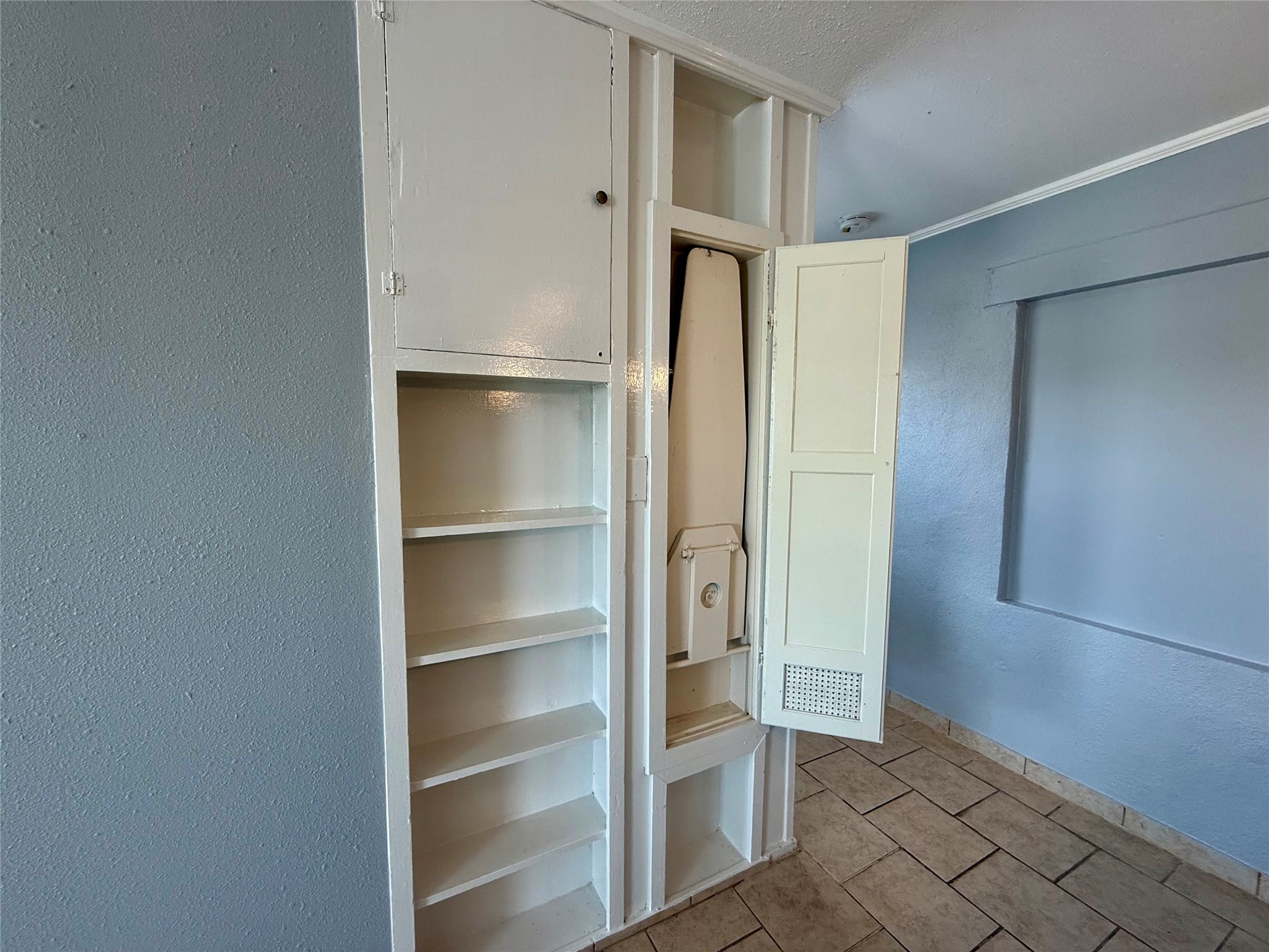 429 West 2nd Street Freeport, TX 77541 - Photo 44 of 49 a view of an empty room