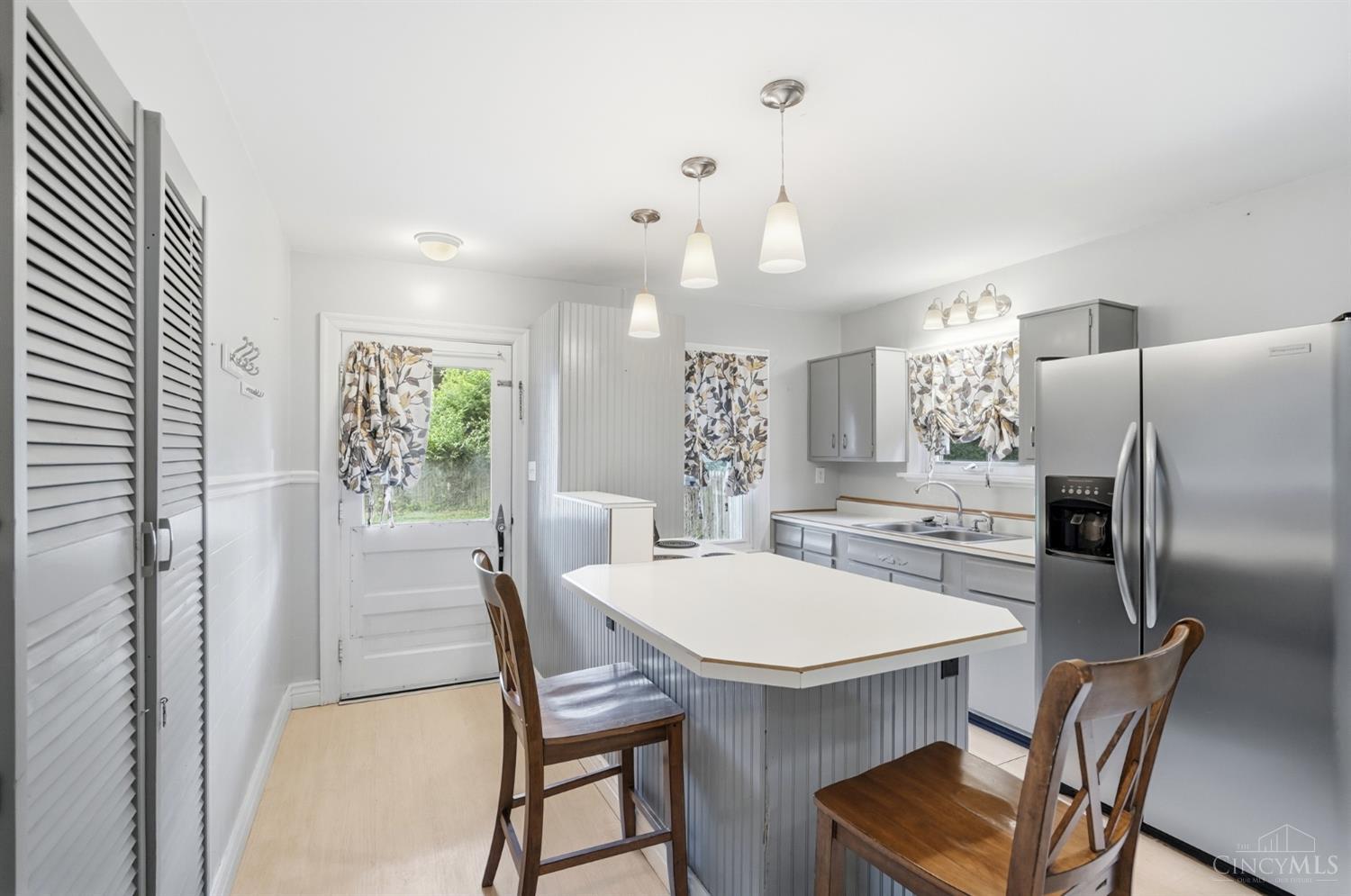 5555 Leumas Road Cincinnati, OH 45239 - Photo 15 of 40