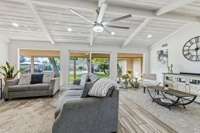 $930,000 | 1112 South Sunnyside Avenue, Fresno, CA 93727