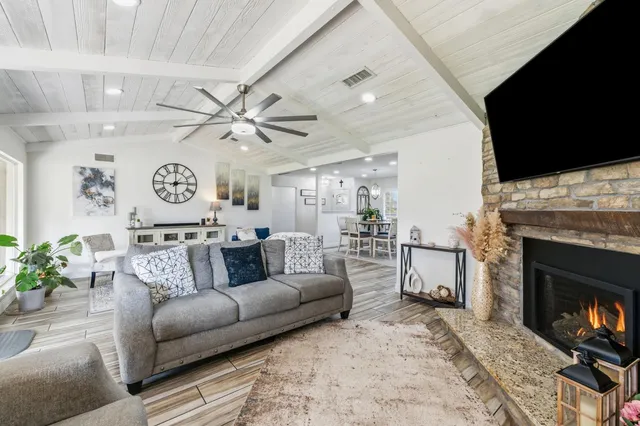 $930,000 | 1112 South Sunnyside Avenue, Fresno, CA 93727