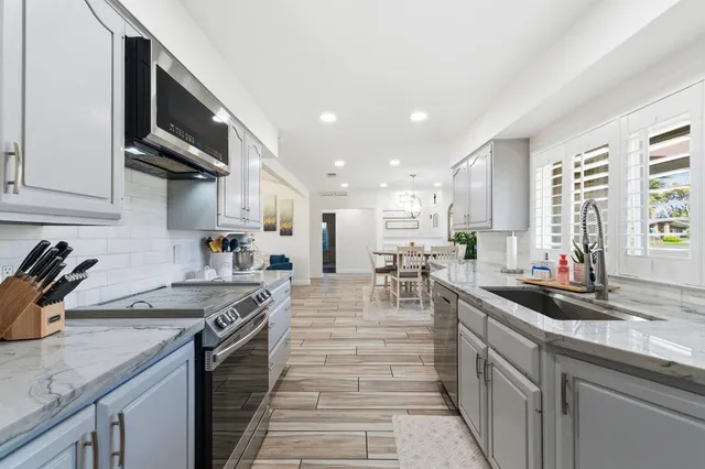 $930,000 | 1112 South Sunnyside Avenue, Fresno, CA 93727