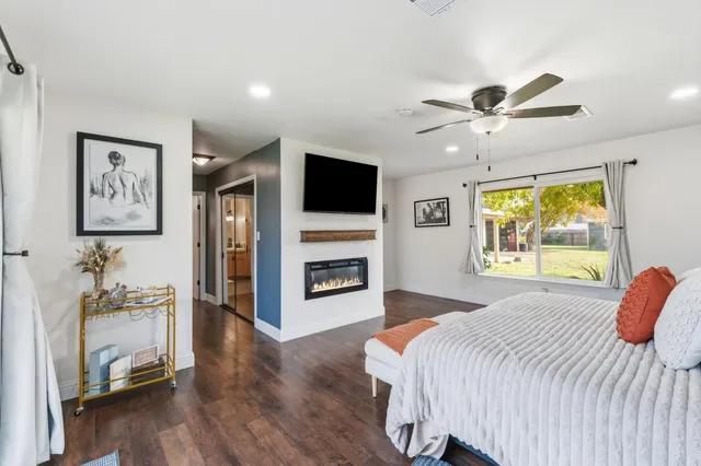 $930,000 | 1112 South Sunnyside Avenue, Fresno, CA 93727