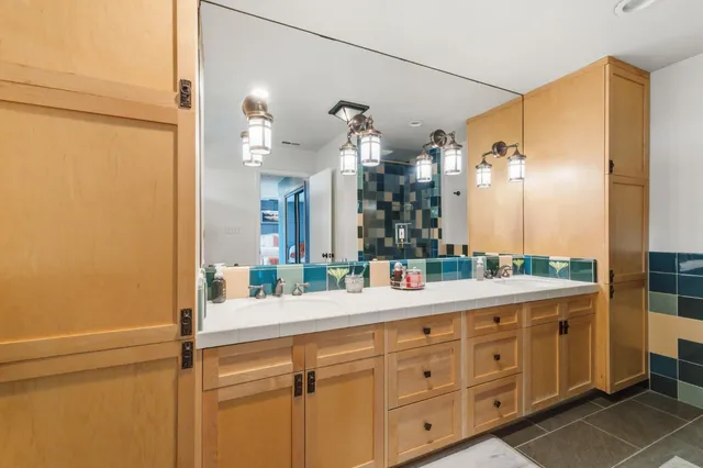 $930,000 | 1112 South Sunnyside Avenue, Fresno, CA 93727