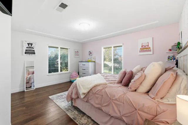 $930,000 | 1112 South Sunnyside Avenue, Fresno, CA 93727