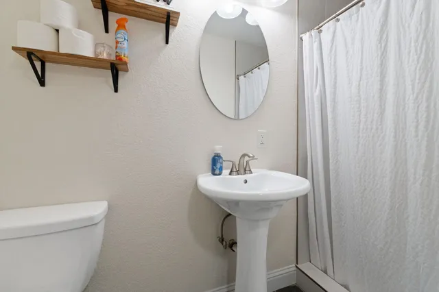 $930,000 | 1112 South Sunnyside Avenue, Fresno, CA 93727