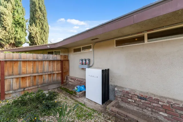 $930,000 | 1112 South Sunnyside Avenue, Fresno, CA 93727