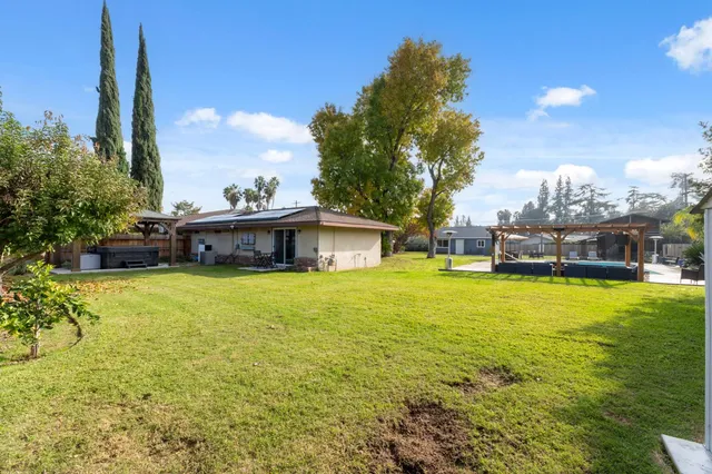 $930,000 | 1112 South Sunnyside Avenue, Fresno, CA 93727