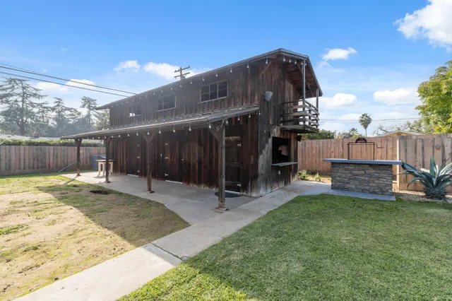 $930,000 | 1112 South Sunnyside Avenue, Fresno, CA 93727