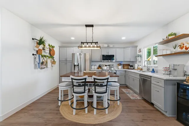 $930,000 | 1112 South Sunnyside Avenue, Fresno, CA 93727