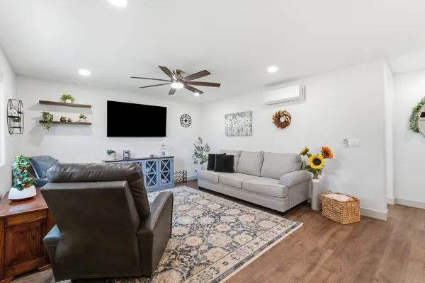 $895,000 | 1112 South Sunnyside Avenue, Fresno, CA 93727