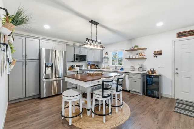 $930,000 | 1112 South Sunnyside Avenue, Fresno, CA 93727