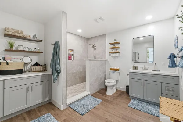 $895,000 | 1112 South Sunnyside Avenue, Fresno, CA 93727