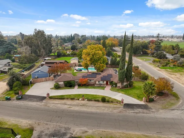 $930,000 | 1112 South Sunnyside Avenue, Fresno, CA 93727