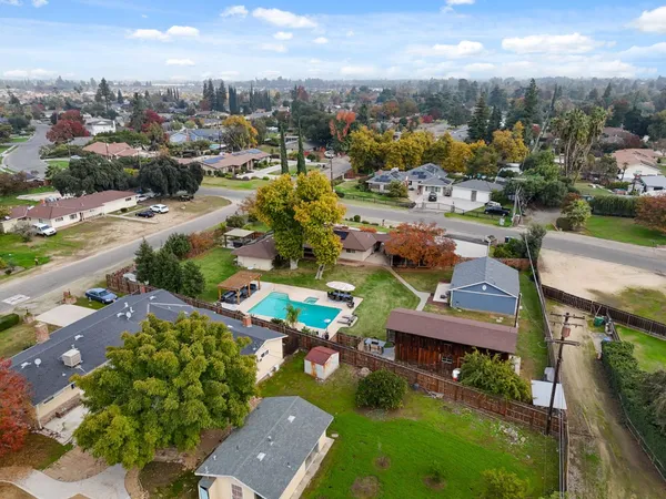 $895,000 | 1112 South Sunnyside Avenue, Fresno, CA 93727
