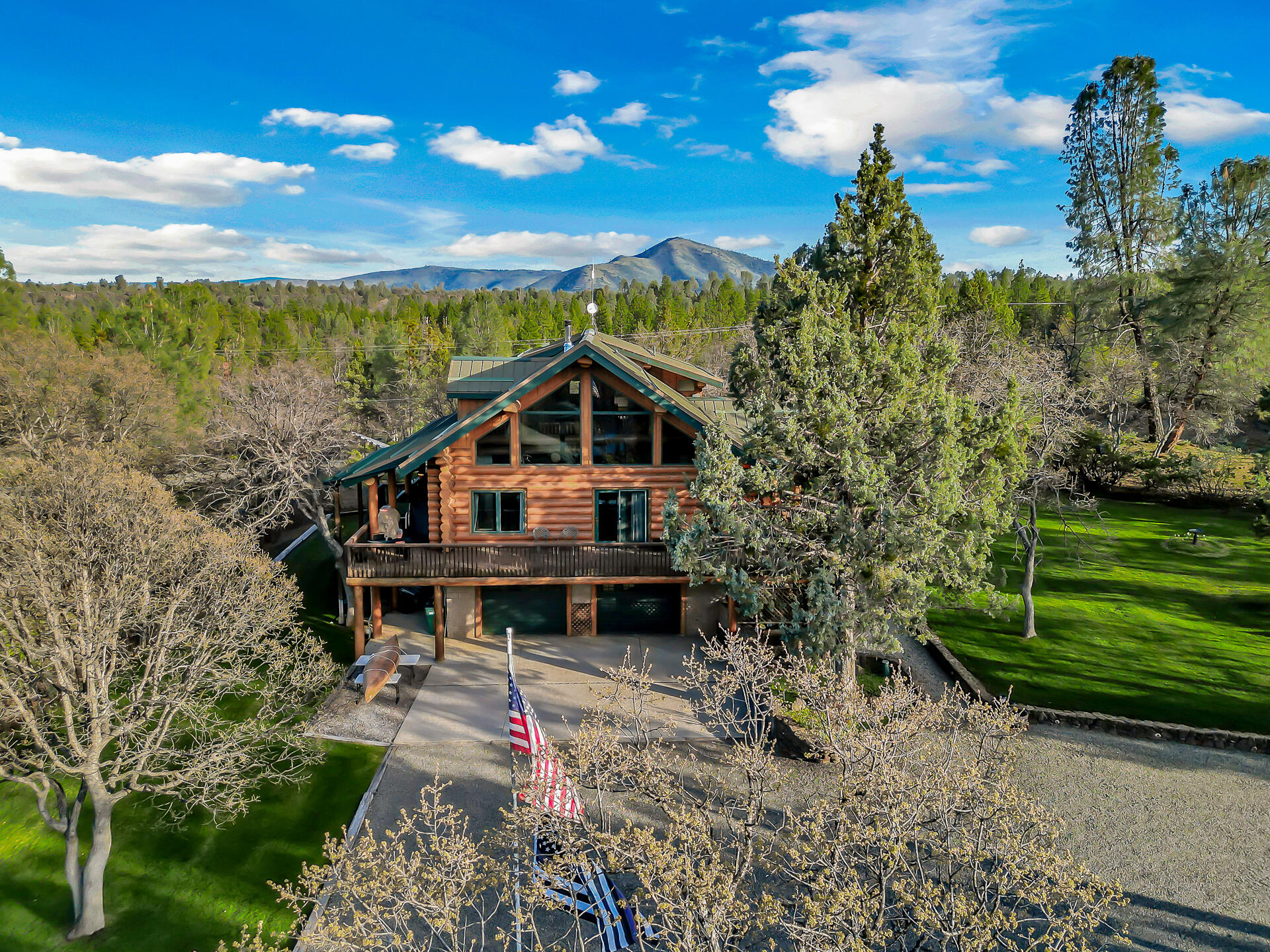 43007 Shoshoni Loop Fall River Mills, CA 96028 - Photo 6 of 87 43007ShoshoniLoop-59