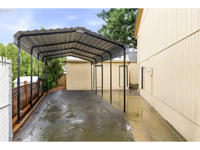 a view of a outdoor space