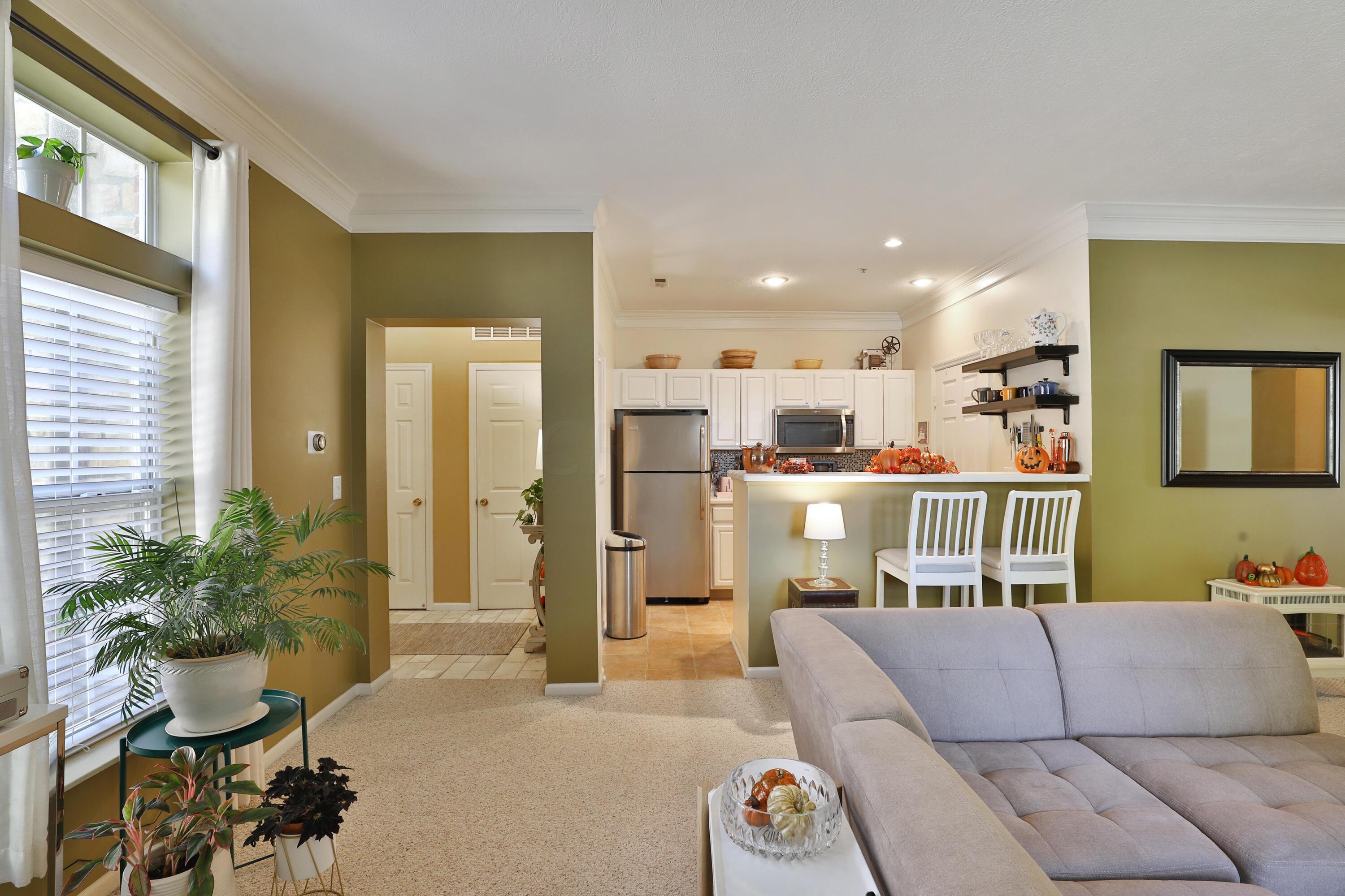 6002 Inishmore Lane Dublin, OH 43017 - Photo 13 of 32 Great Room
