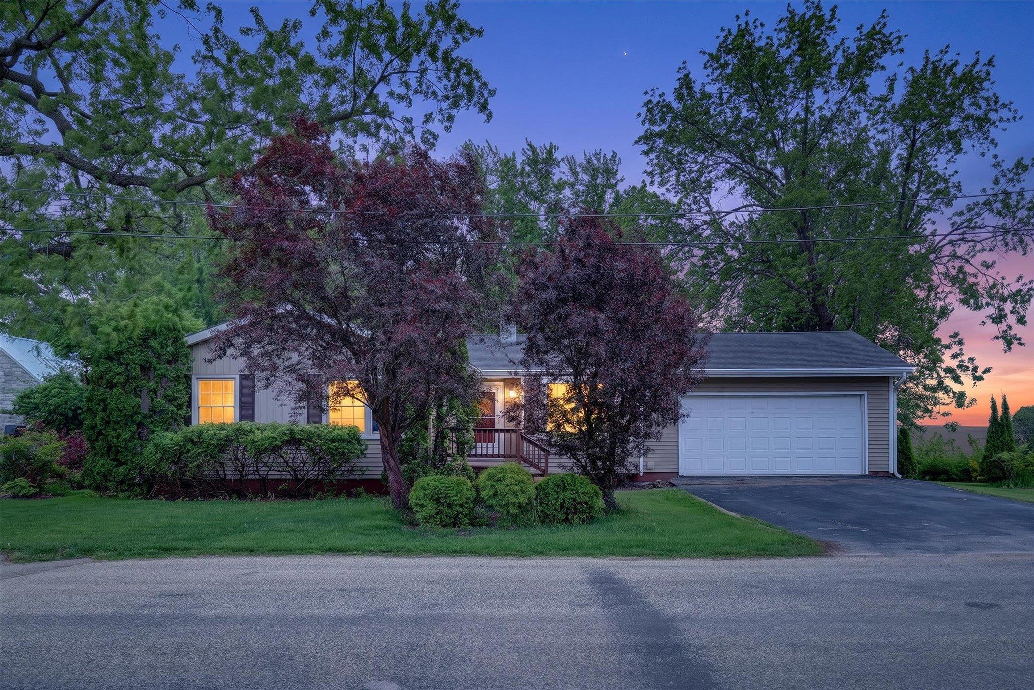 405 West Cherry Street Forreston, IL 61030 - Photo 1 of 40