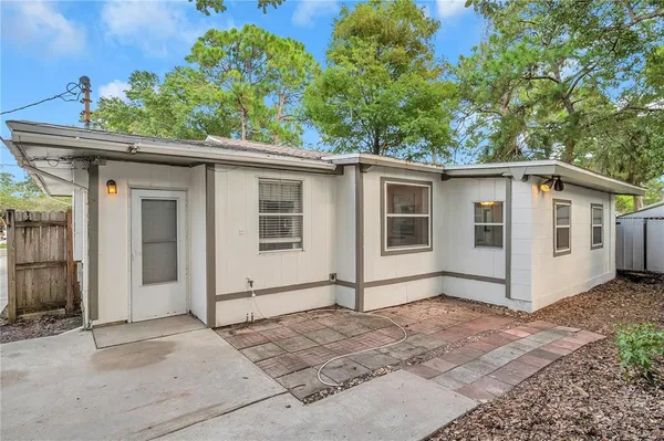 $2,800 | 8100 5th Street North, St. Petersburg, FL 33702