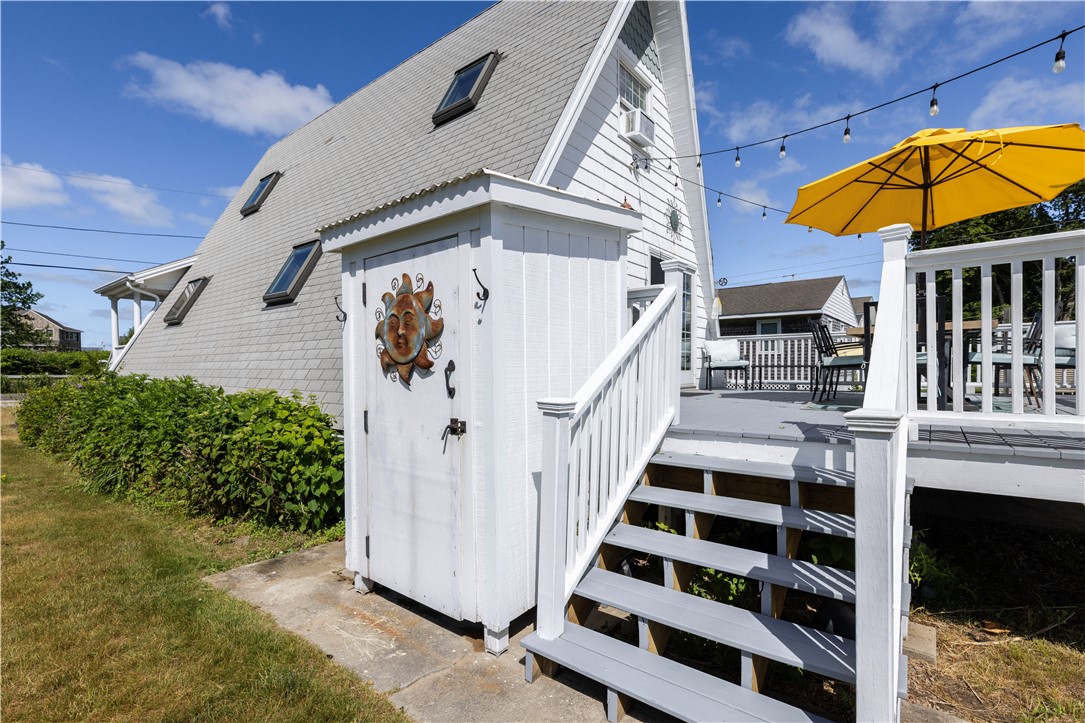 11 Collins Avenue Westerly, RI 02891 - Photo 29 of 43