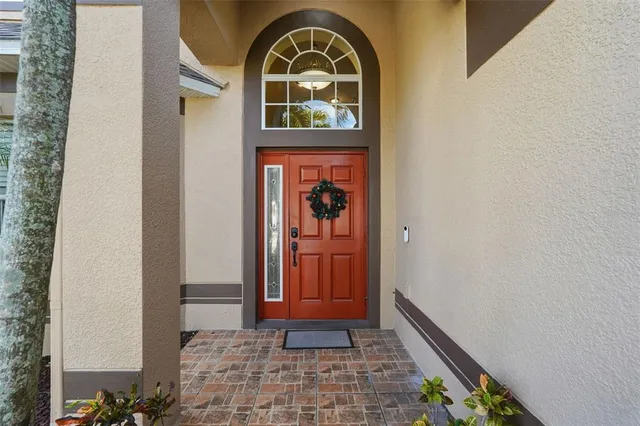 a view of entryway with a front door