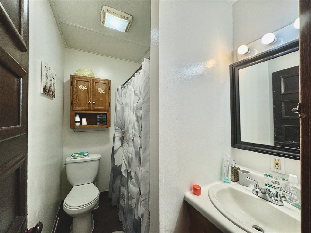 427 Orange Street Springfield, MA 01108 - Photo 11 of 39